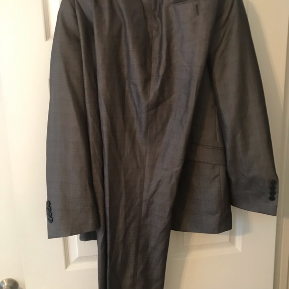 Men’s Gray Suit - Picture 2 of 3